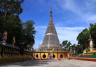 Phra_Maha_Chedi_Tripob_Trimongkul